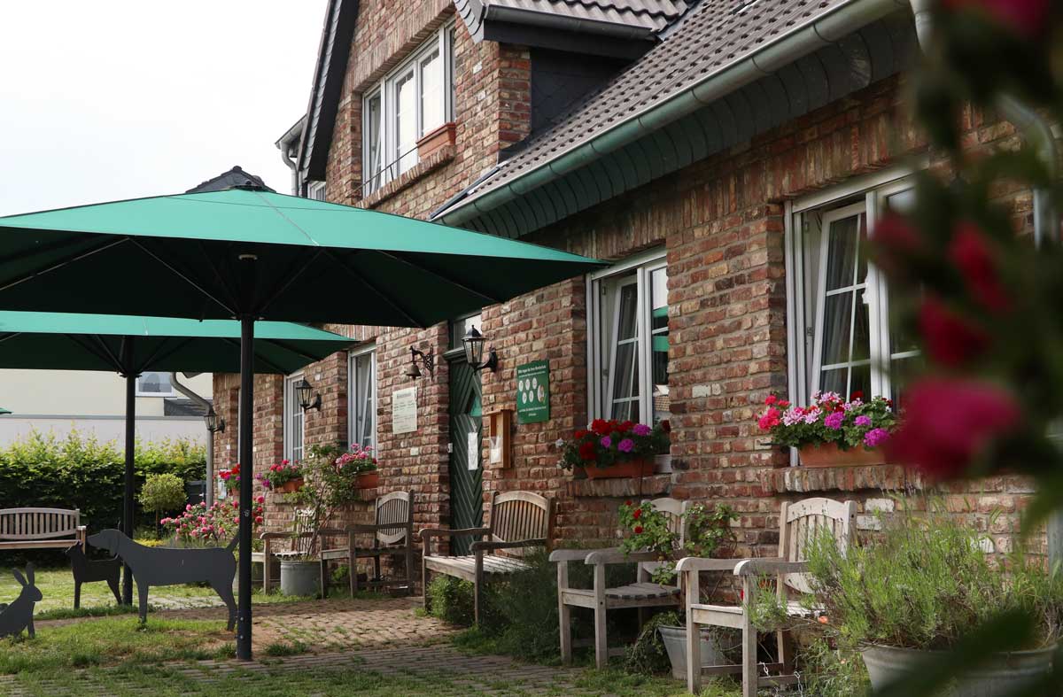 Vorderansicht Haus Kleintierpraxis Alfter